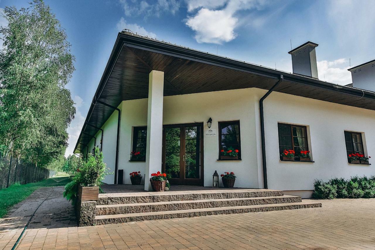 Dwor Klembow Bed & Breakfast Klembow Koscielny Екстериор снимка